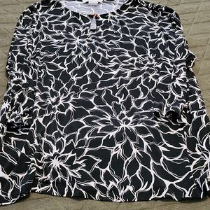 Sag harbor stretchy top